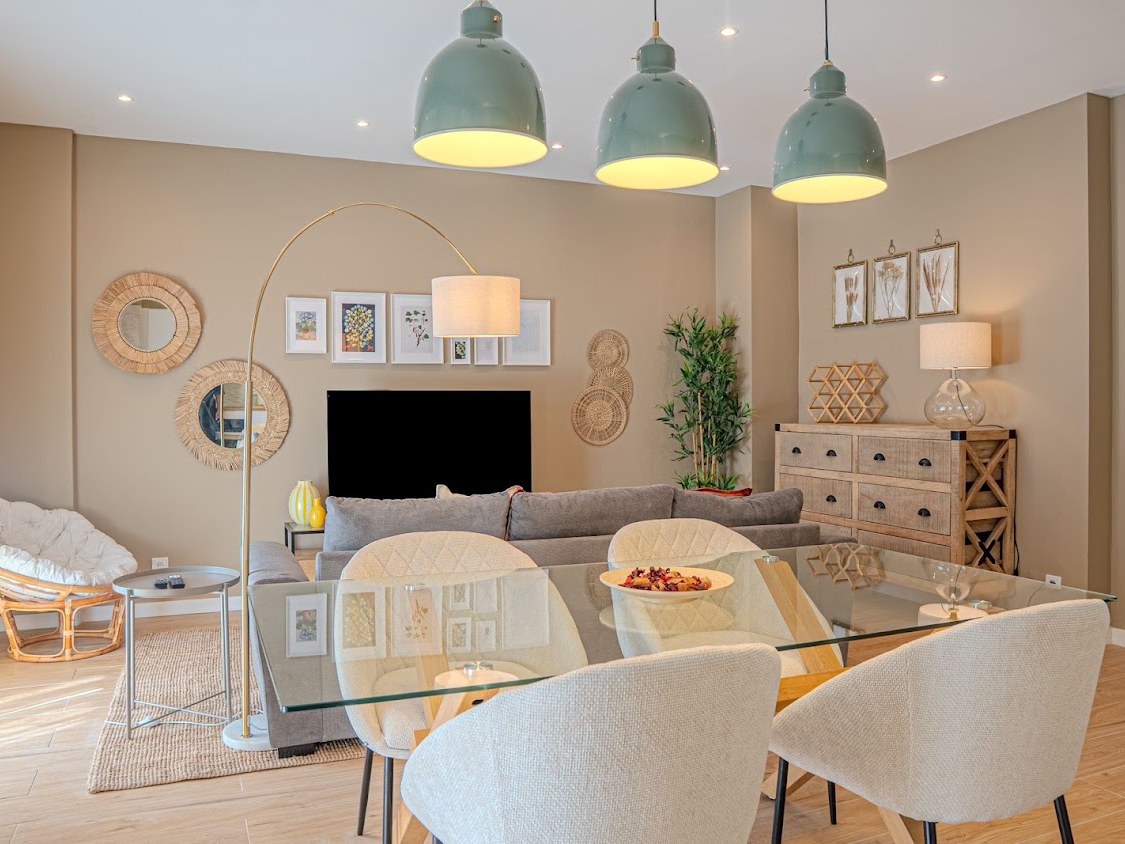Sala do apartamento em Almancil depois da reabilitação